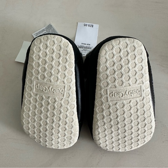 BabyGap stripe sneaker - Picture 3 of 4